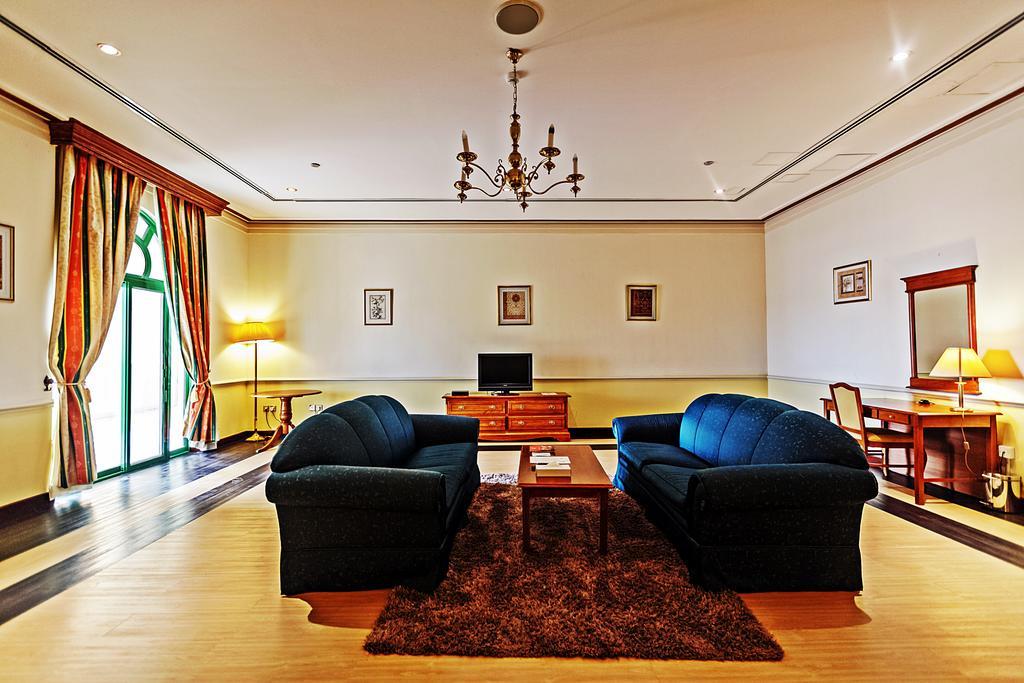 Cassells Ghantoot Hotel & Resort Bagian luar foto